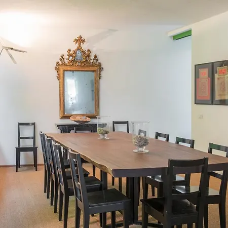 Villa Sleeps 10 With Air Con Portofino