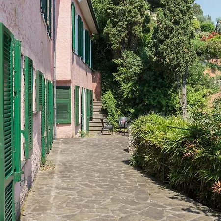 Sleeps 10 With Air Con Villa Portofino