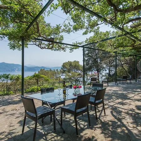 Sleeps 10 With Air Con * Portofino