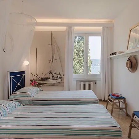 Sleeps 10 With Air Con