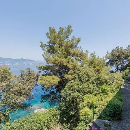 Sleeps 10 With Air Con