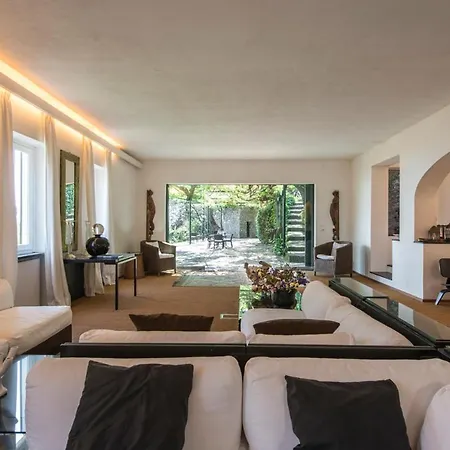 Sleeps 10 With Air Con